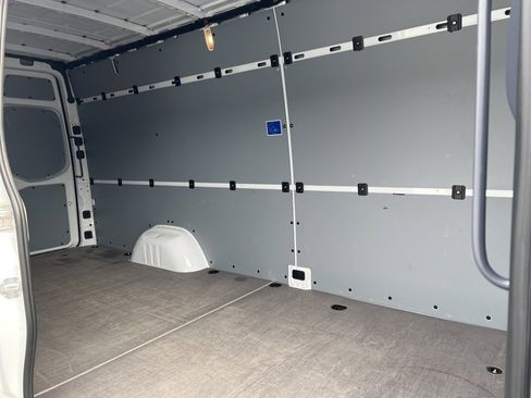 Used 2025 Mercedes-Benz Sprinter 2500 image 25