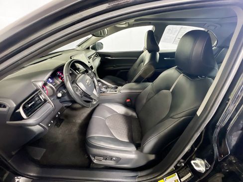 Used 2023 Toyota Camry XSE FWD image 14