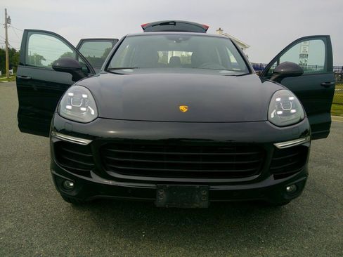 Used 2017 Porsche Cayenne Platinum Edition AWD/4WD image 54