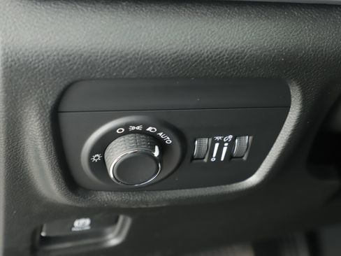 New 2025 Jeep Grand Cherokee Laredo w/ Luxury Tech Group I image 11