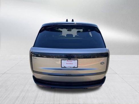Used 2023 Land Rover Range Rover SE image 7