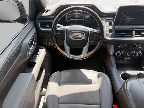 Used 2023 GMC Yukon XL SLT w/ SLT Premium Package AWD/4WD image 11