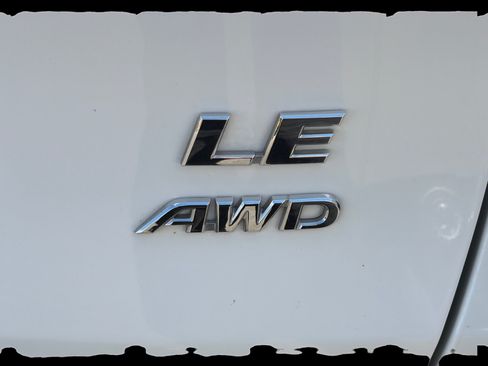 Used 2024 Toyota RAV4 LE AWD/4WD image 30