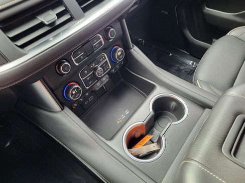 Used 2024 Chevrolet Suburban Premier image 20