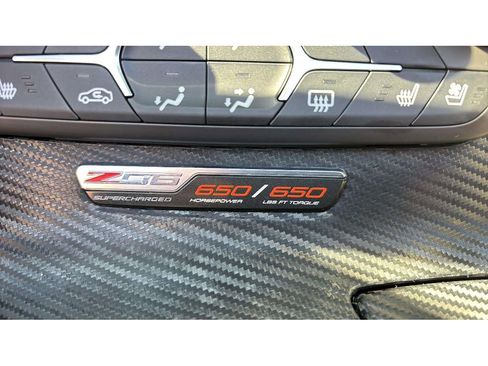 Used 2015 Chevrolet Corvette Z06 w/ 3LZ Preferred Equipment Group image 19