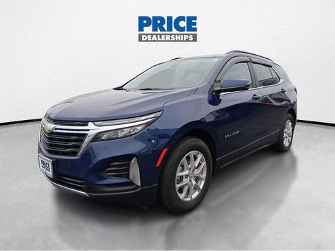 Used 2022 Chevrolet Equinox LT image 2