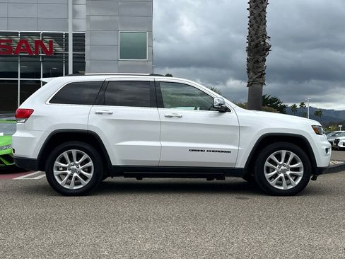 Used 2017 Jeep Grand Cherokee Limited w/ Luxury Group II image 3
