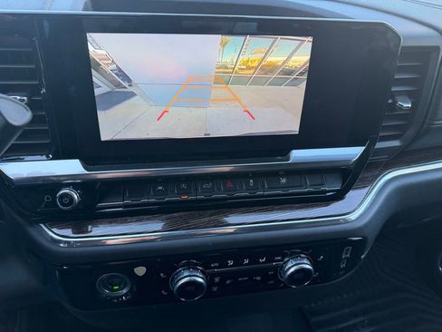 Used 2023 GMC Sierra 1500 Elevation image 12