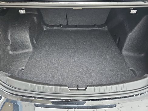 Used 2025 Chevrolet Malibu LT image 12