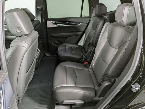 New 2025 Cadillac XT6 Premium Luxury image 28