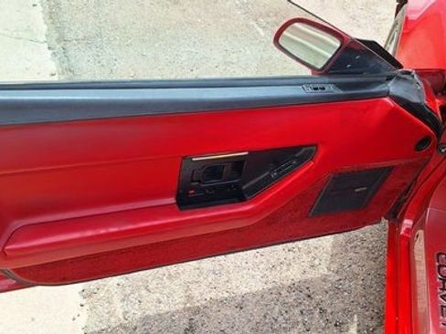 Used 1987 Chevrolet Corvette Convertible image 19