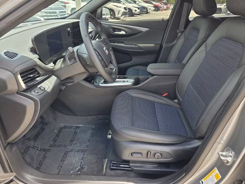 Used 2025 Buick Envista Preferred w/ Convenience I Package FWD image 5