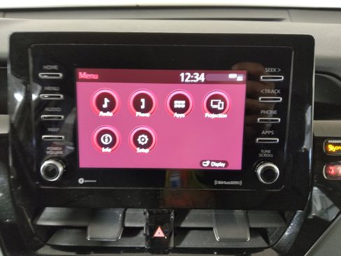 Used 2022 Toyota Camry SE image 25