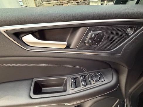 Used 2023 Ford Edge Titanium AWD/4WD image 29