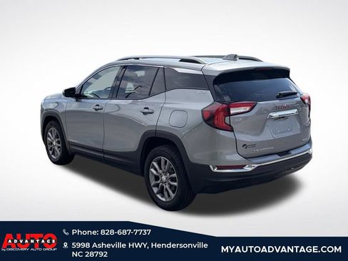 Used 2024 GMC Terrain SLT AWD/4WD image 4