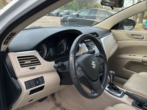 Used 2012 Suzuki Kizashi SE image 13