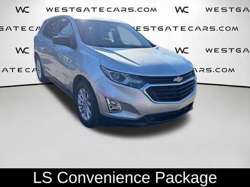 Used 2021 Chevrolet Equinox LS w/ LS Convenience Package FWD image 4
