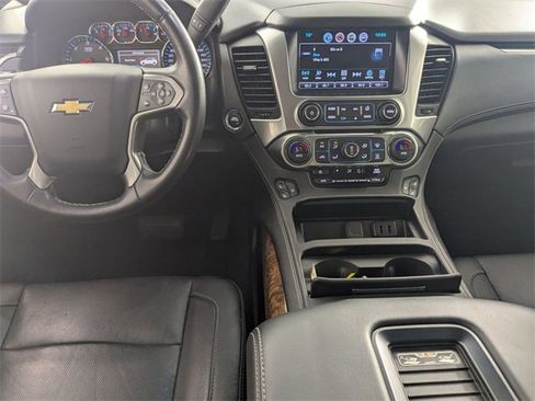 Used 2020 Chevrolet Suburban Premier image 24