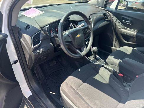 Used 2018 Chevrolet Trax LS AWD/4WD image 9
