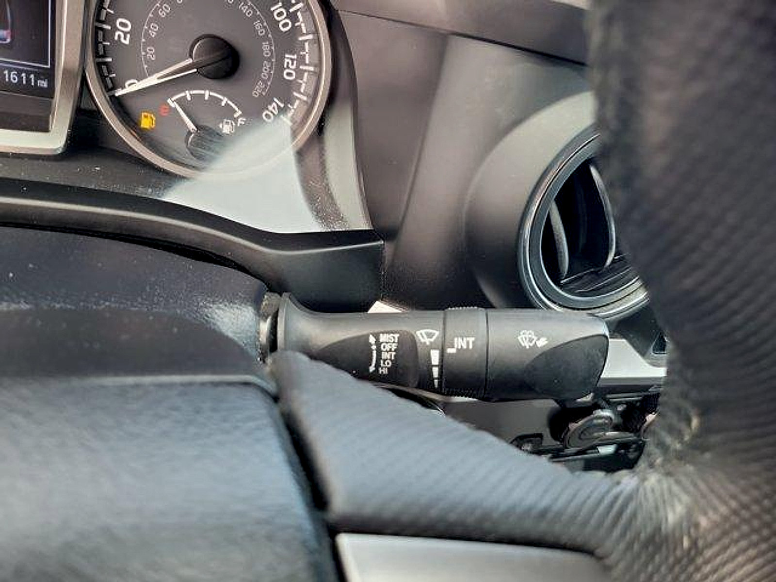 Used 2023 Toyota Tacoma SR5 RWD image 28