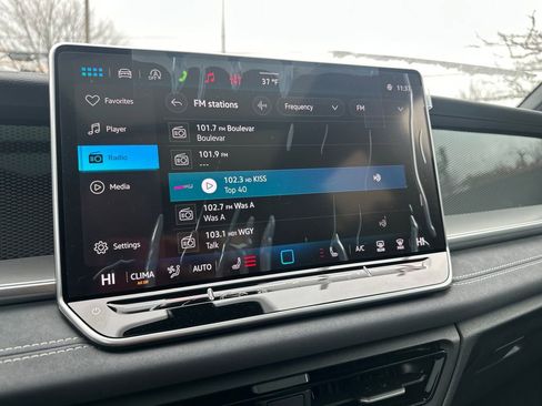 New 2026 Volkswagen Tiguan SE R-Line image 9