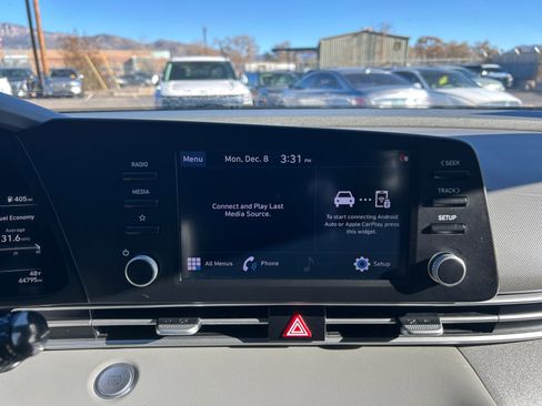 Certified 2022 Hyundai Elantra SEL image 27