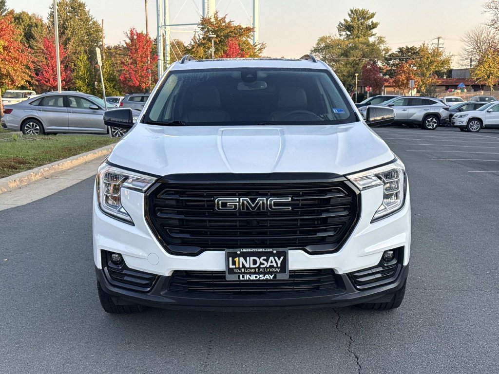 Used 2023 GMC Terrain SLT w/ Infotainment Package II AWD/4WD image 7