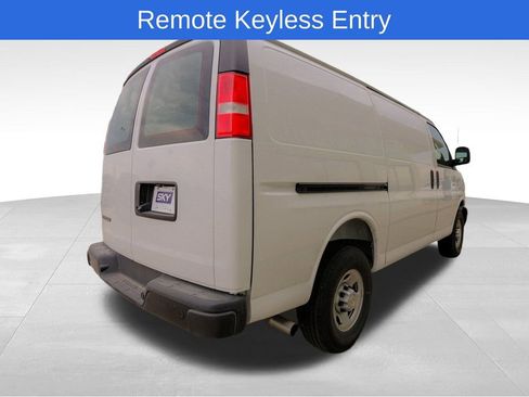 Used 2025 Chevrolet Express 2500 w/ Driver Convenience Package image 6
