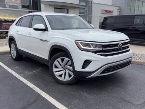 Used 2023 Volkswagen Atlas Cross Sport SE image 1