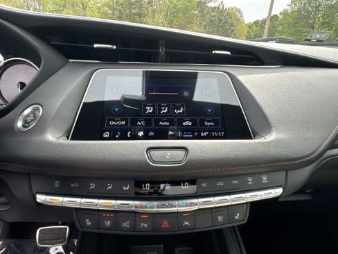 Used 2022 Cadillac XT4 Sport w/ Comfort Package FWD image 25