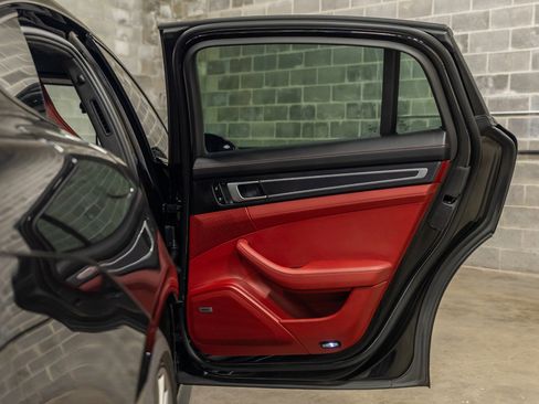 Used 2020 Porsche Panamera GTS image 69