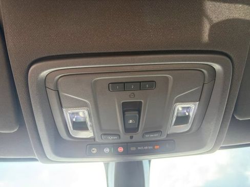 Used 2022 GMC Sierra 1500 SLT RWD image 12