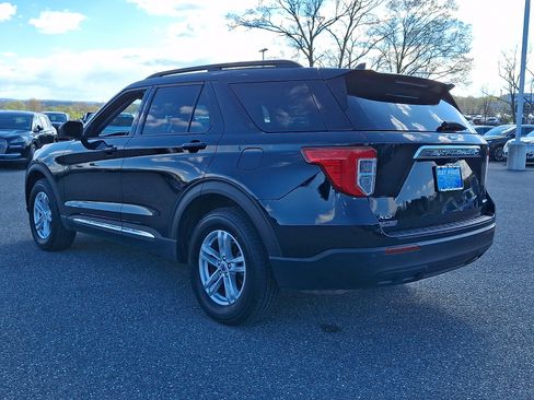 Used 2023 Ford Explorer XLT AWD/4WD image 4