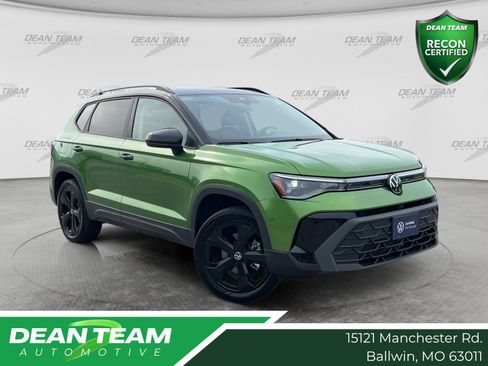Certified 2026 Volkswagen Taos SE AWD/4WD image 1