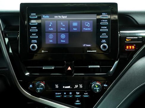 Used 2023 Toyota Camry SE w/ Cold Weather Package FWD image 17