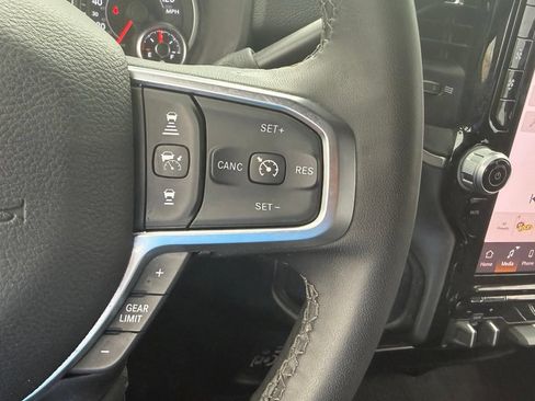 Used 2025 RAM 2500 Big Horn AWD/4WD image 23
