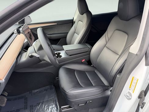 Used 2023 Tesla Model Y Long Range image 13