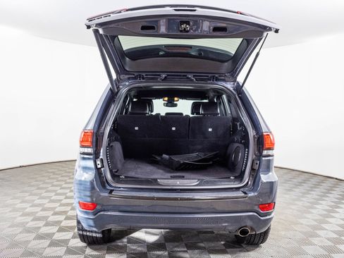 Used 2017 Jeep Grand Cherokee Altitude image 40