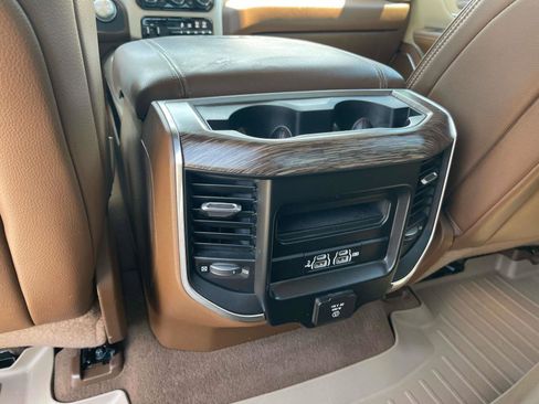 Used 2019 RAM 1500 Laramie AWD/4WD image 26