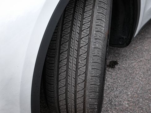 Used 2024 Tesla Model Y Long Range image 13