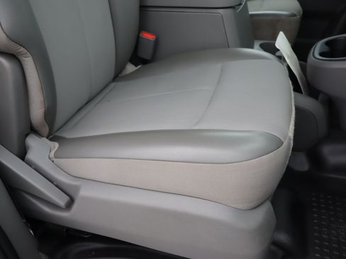 Used 2021 Nissan NV 2500 SV w/ Back Door Glass Package RWD image 36