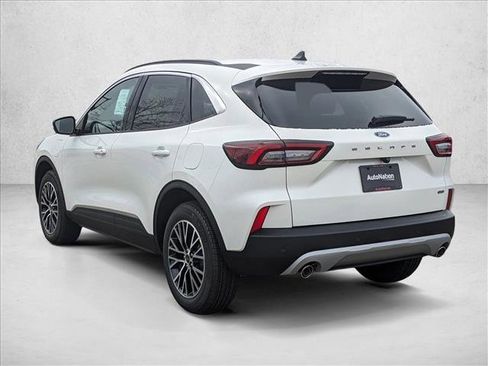 Used 2024 Ford Escape SE image 9