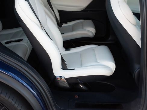 Used 2018 Tesla Model X P100D image 27