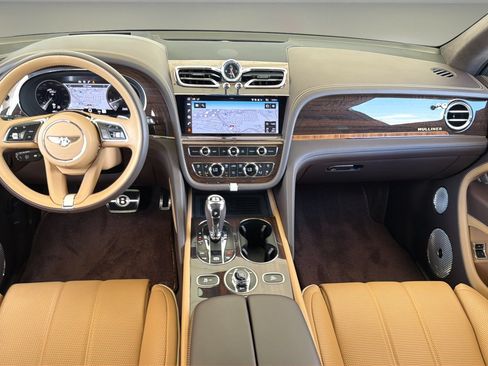 Certified 2023 Bentley Bentayga AWD/4WD image 4