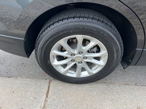 Used 2019 Chevrolet Equinox LS AWD/4WD image 11