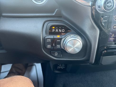 Used 2025 RAM 1500 Laramie image 25