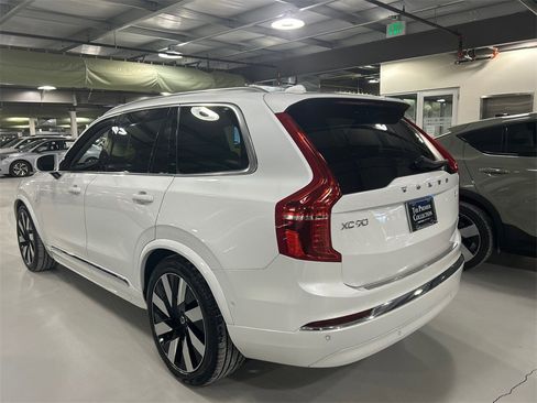 Certified 2024 Volvo XC90 T8 Ultimate w/ Protection Package Premier image 4