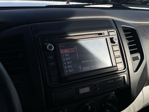 Used 2014 Toyota Tacoma PreRunner image 14