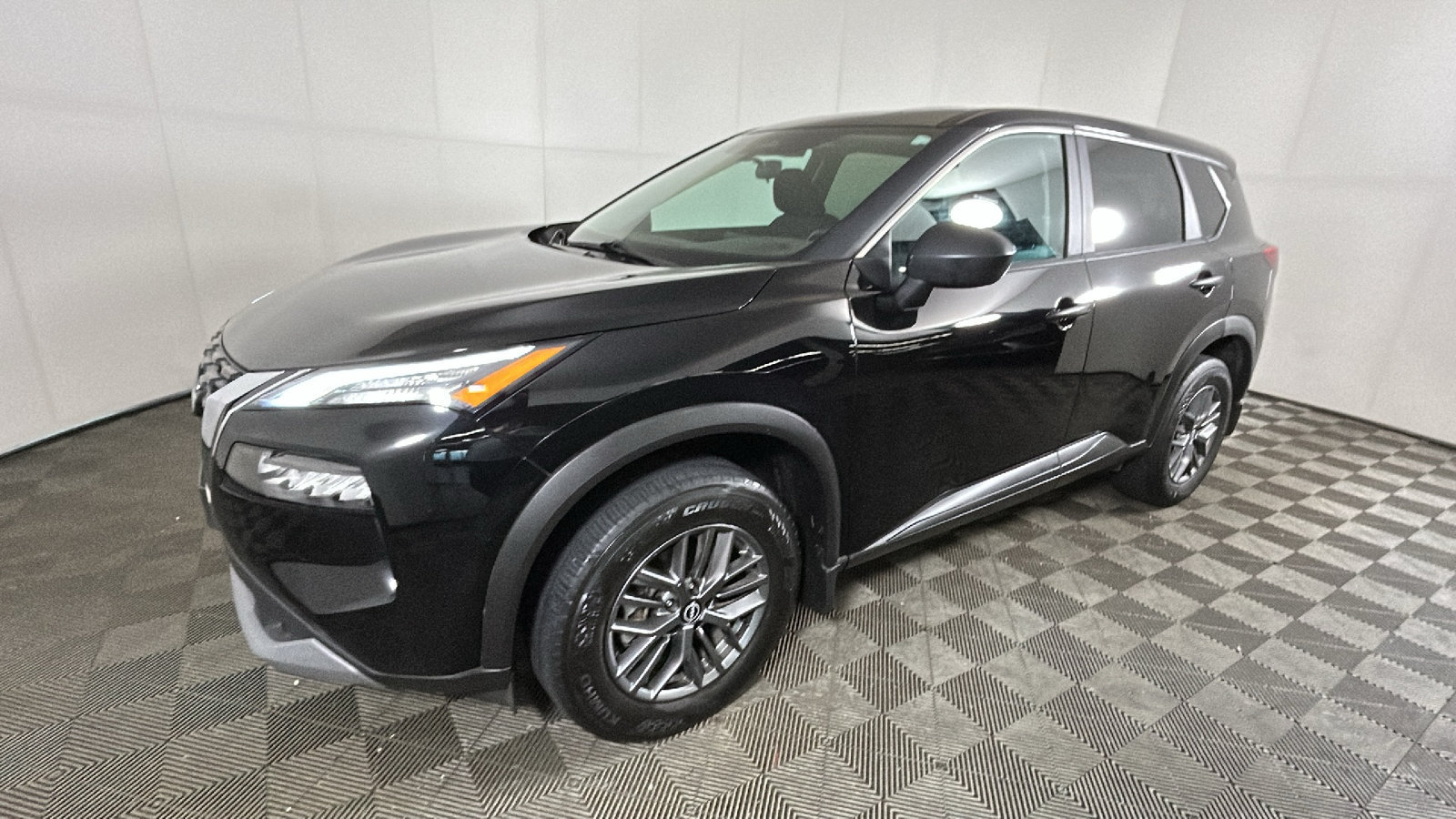 Used 2023 Nissan Rogue S AWD/4WD image 8