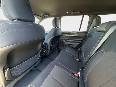 New 2026 Jeep Grand Cherokee Laredo image 18